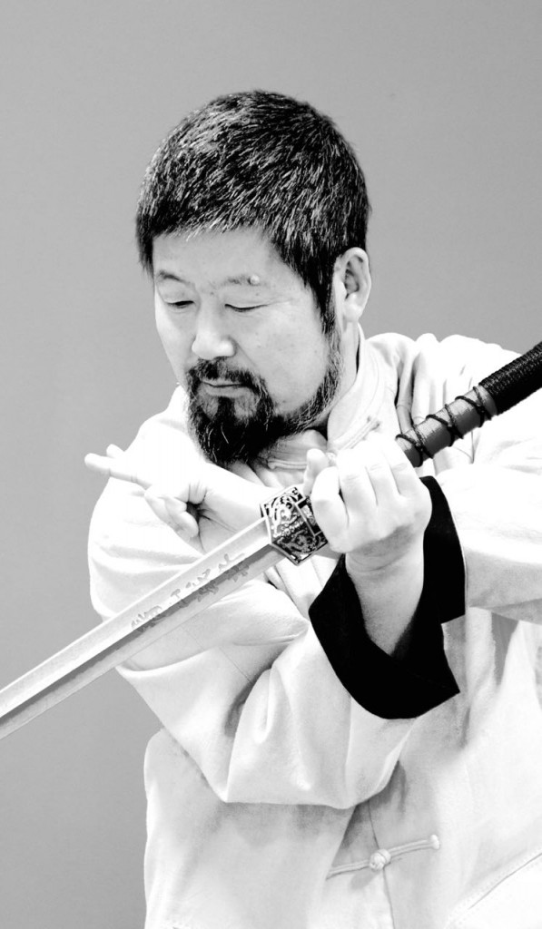陈中华老师实用拳法剑术英姿。