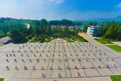 大青山国际太极学校广场2016年九月晨练。 