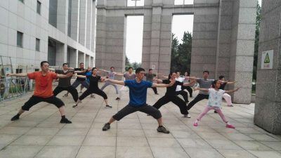 日照市苏雷教练带领学员练习实用拳法